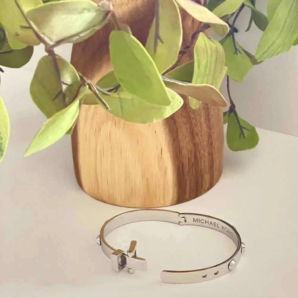 Michael Kors Astor Silver Buckle Bracelet With Studs Hinge Closure 2 adjustments - Picture 15 of 16